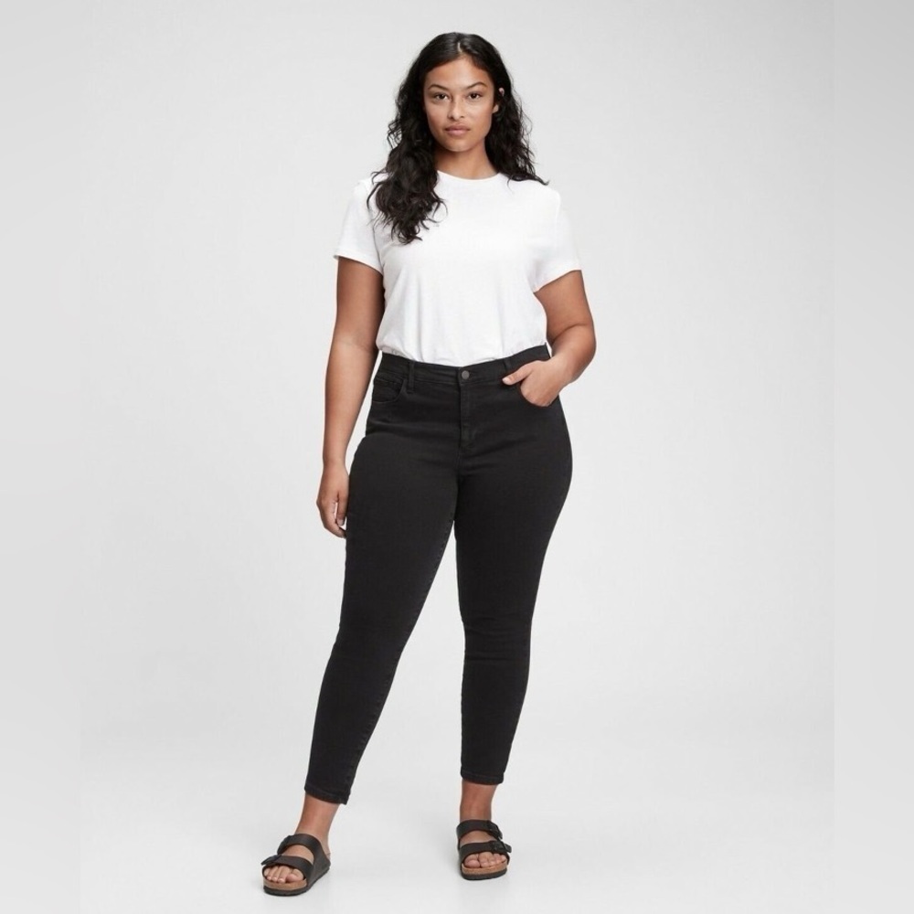 NWT! GAP Black Mid Rise Jegging with Washwell - Size 10 Long /30 LONG 🩷